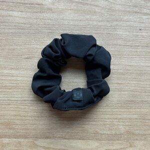NWOT lululemon Scrunchie (Black)